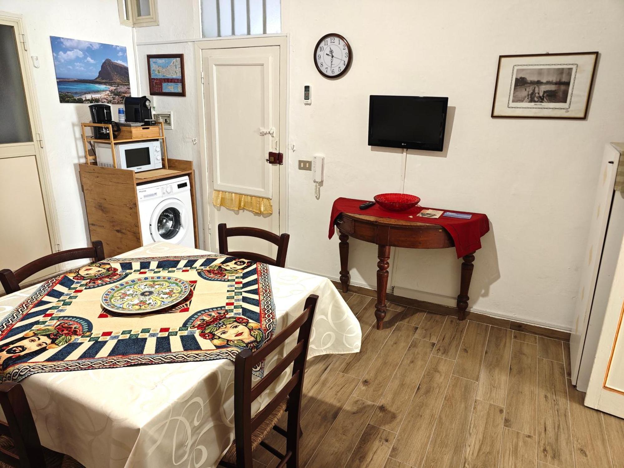 Appartamenti Piazza Vittorio Trapani Pokoj fotografie